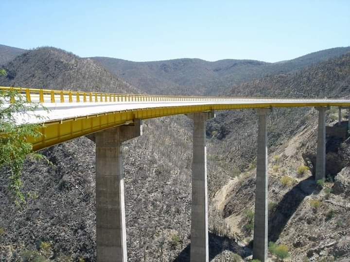 Esta imagen tiene un atributo ALT vacío; su nombre de archivo es EBdLVBKXoAEWyyO-puente-calapa.jpg